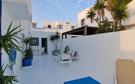 Fantástico Duplex RENOVADO a pocos metros del mar, supermercado y Marina Rubicón-023