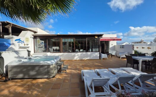 Villa en una sola Planta, situada en el residencial Los Claves, a pocos metros a pie de Playa Flamingo- 019