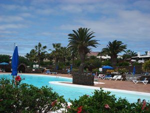 Bungalow en venta en complejo turístico junto al puerto principal y paseo marítimo de Playa Blanca-005